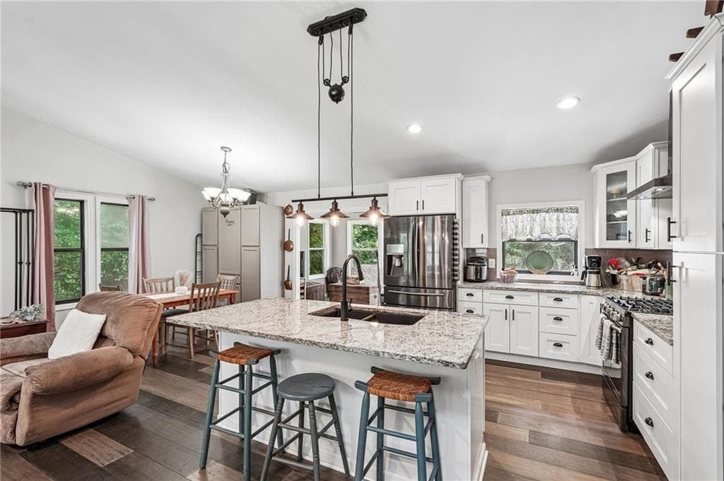 4 bedroom, 3 bathroom, 2,171 sq ft single family residence for sale at 3400 Chastain Crossing, Marietta, GA 30066 — photo 8