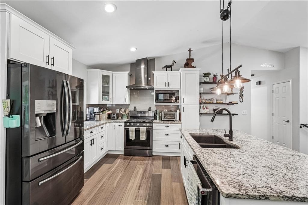4 bedroom, 3 bathroom, 2,171 sq ft single family residence for sale at 3400 Chastain Crossing, Marietta, GA 30066 — photo 9