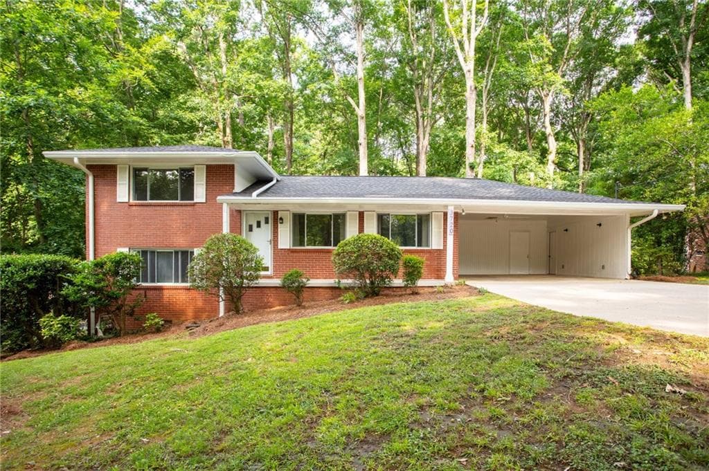 4 bedroom, 2 bathroom, 1,665 sq ft single family residence sold at 3720 Lake Drive, Smyrna, GA 30082
