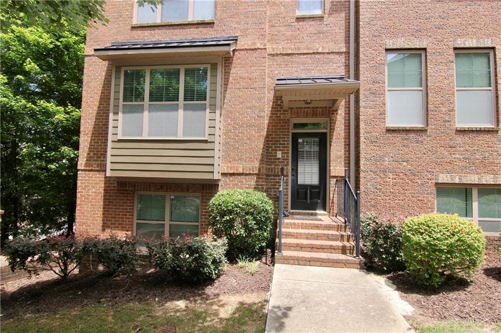 4 bedroom, 4 bathroom townhouse for rent at 1660 Jardin Court, Alpharetta, GA 30022 for $3,000 a month — photo 2