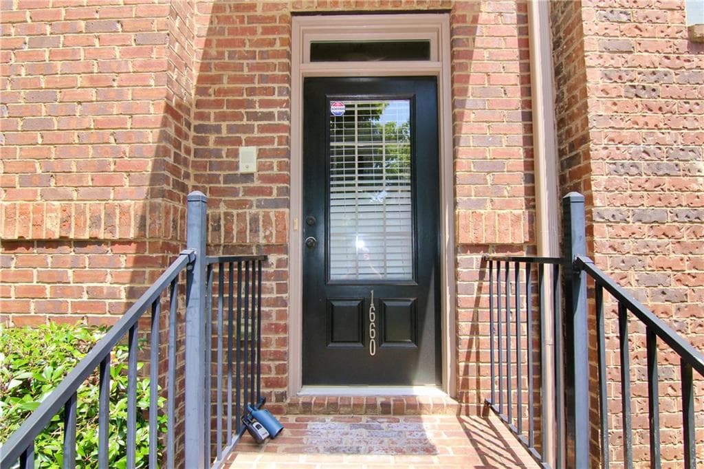 4 bedroom, 4 bathroom townhouse for rent at 1660 Jardin Court, Alpharetta, GA 30022 for $3,000 a month — photo 3