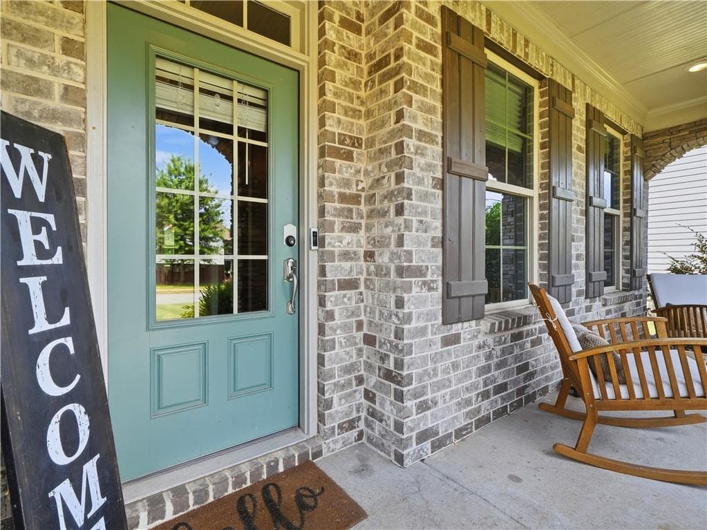5 bedroom, 4 bathroom, 3,706 sq ft single family residence for sale at 542 Flying Bolt Run, Canton, GA 30115 — photo 2