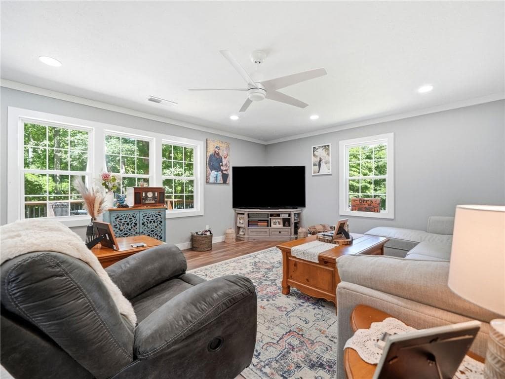 2 bedroom, 1 bathroom, 1,288 sq ft single family residence under contract at 299 E Price Creek Road, Jasper, GA 30143 — photo 7