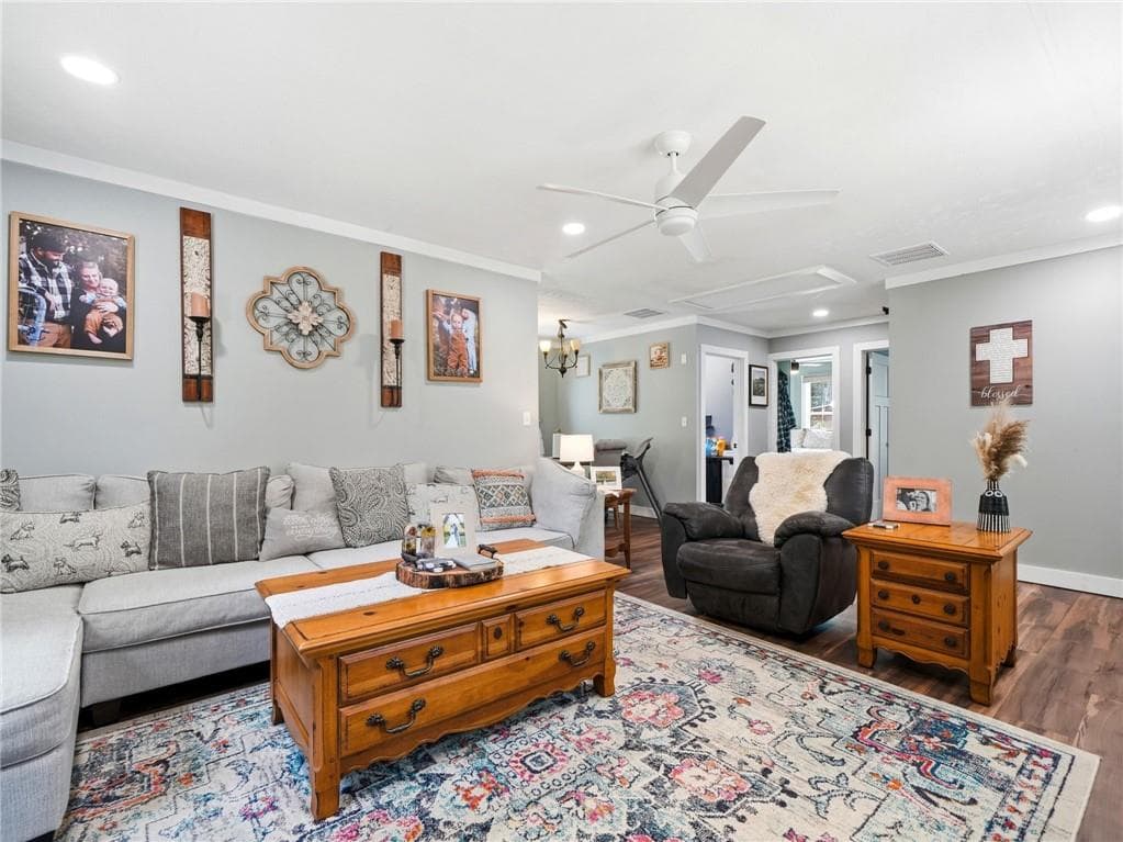 2 bedroom, 1 bathroom, 1,288 sq ft single family residence under contract at 299 E Price Creek Road, Jasper, GA 30143 — photo 8