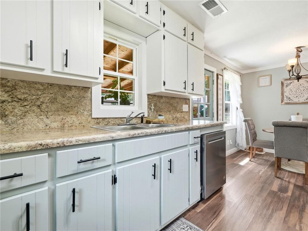 2 bedroom, 1 bathroom, 1,288 sq ft single family residence under contract at 299 E Price Creek Road, Jasper, GA 30143 — photo 10