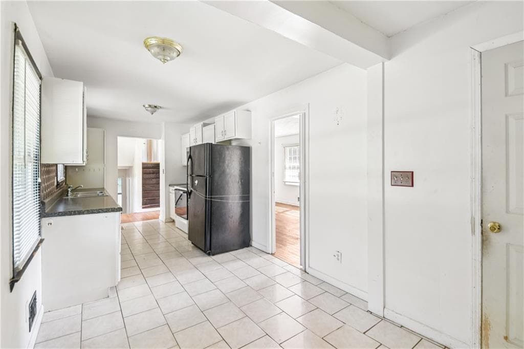3 bedroom, 2 bathroom, 2,204 sq ft single family residence for sale at 4773 Bell Circle, Conyers, GA 30094 — photo 8