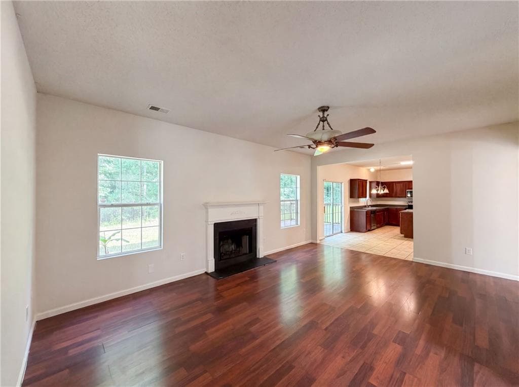 4 bedroom, 3 bathroom, 2,540 sq ft single family residence under contract at 6257 Polar Fox Court, Riverdale, GA 30296 — photo 3