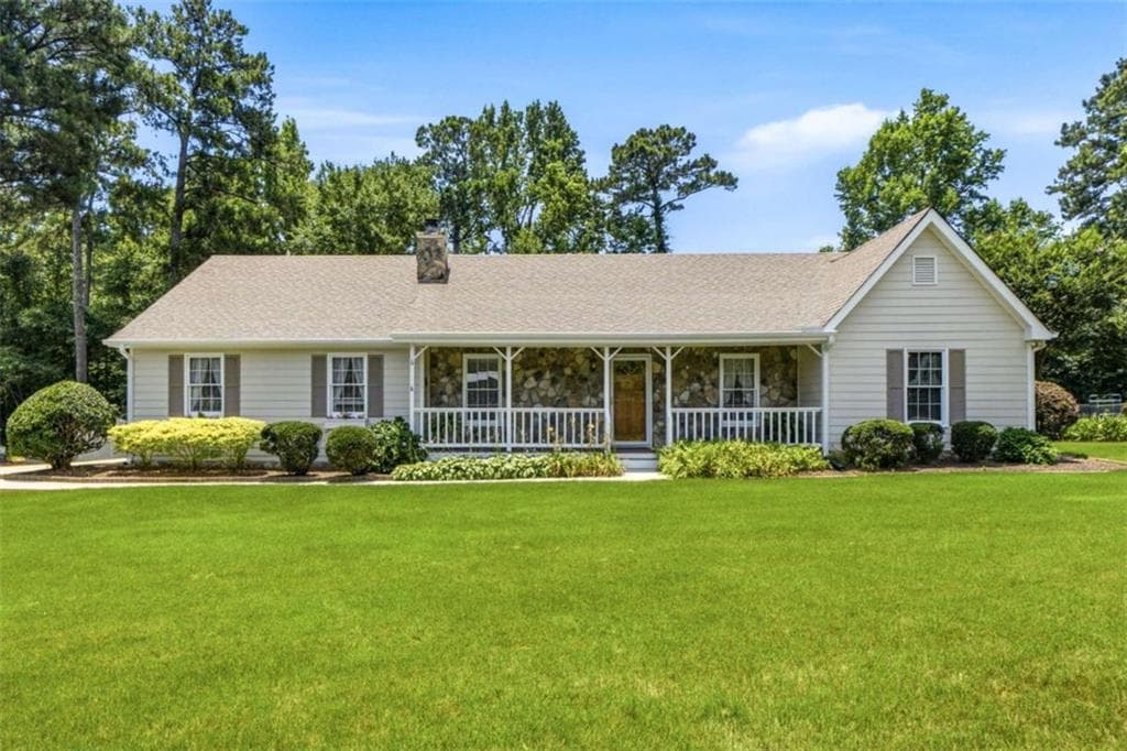 3 bedroom, 2 bathroom, 1,622 sq ft single family residence for sale at 230 Pine Tree Lane, Mcdonough, GA 30252 — photo 4