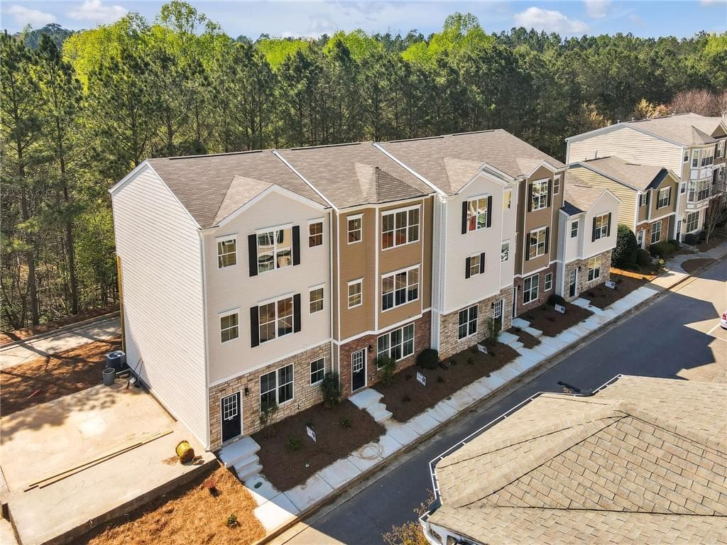 4 bedroom, 3 bathroom, 1,740 sq ft townhouse for rent at 199 Riverstone Commons Circle, Canton, GA 30114 for $2,100 a month — photo 2