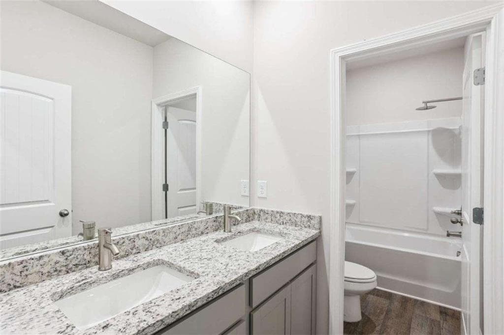 4 bedroom, 3 bathroom, 2,000 sq ft single family residence under contract at 476 Orwell Drive, Social Circle, GA 30025 — photo 3