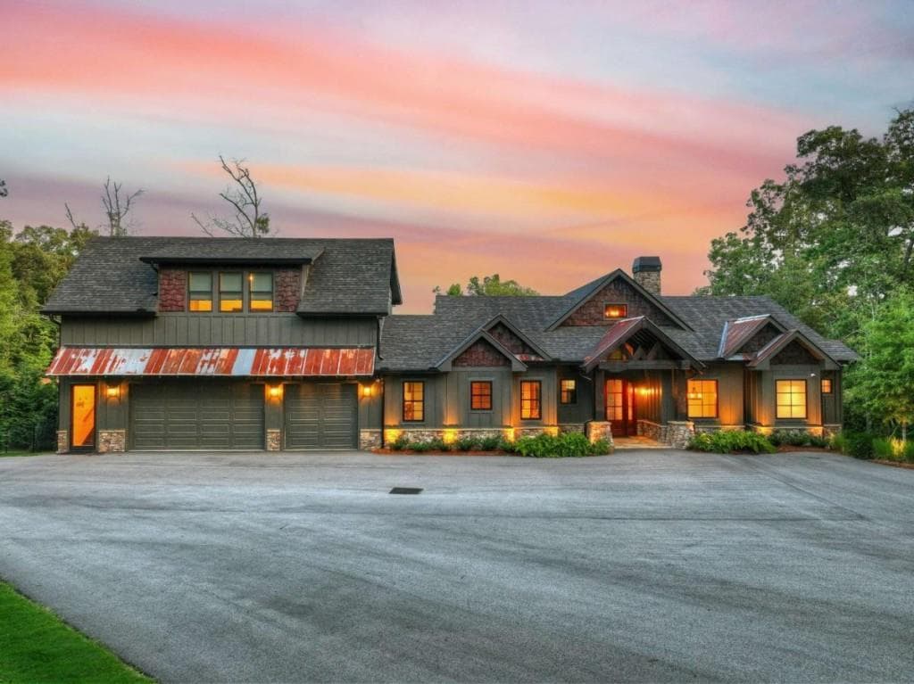 6 bedroom, 8 bathroom, 5,103 sq ft single family residence for sale at 66 Rome Point, Blue Ridge, GA 30513 — photo 2