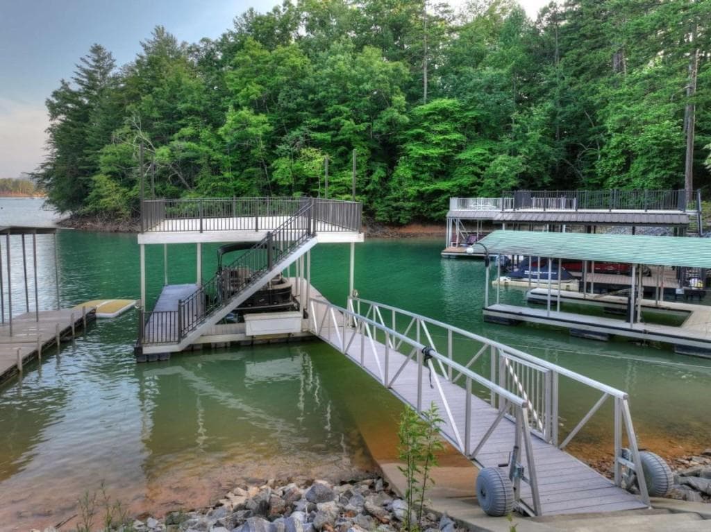 6 bedroom, 8 bathroom, 5,103 sq ft single family residence for sale at 66 Rome Point, Blue Ridge, GA 30513 — photo 3