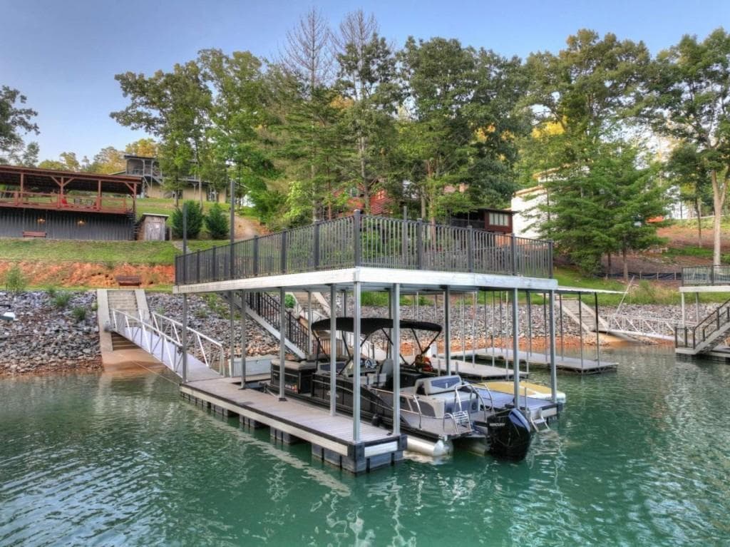 6 bedroom, 8 bathroom, 5,103 sq ft single family residence for sale at 66 Rome Point, Blue Ridge, GA 30513 — photo 4
