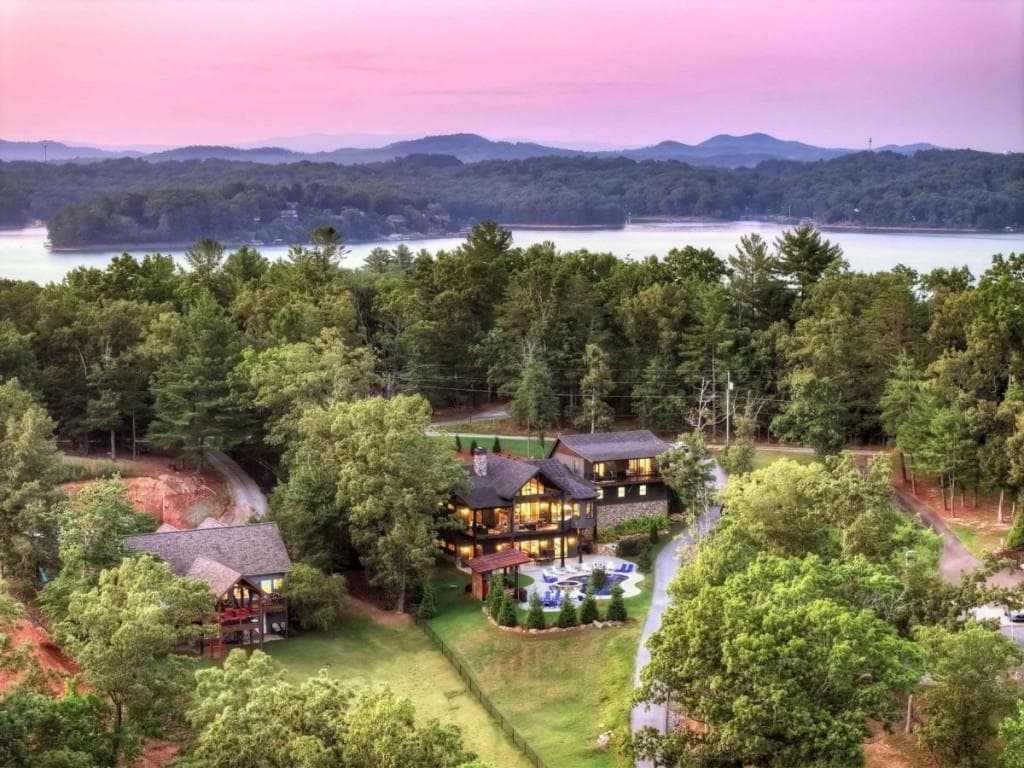6 bedroom, 8 bathroom, 5,103 sq ft single family residence for sale at 66 Rome Point, Blue Ridge, GA 30513 — photo 7
