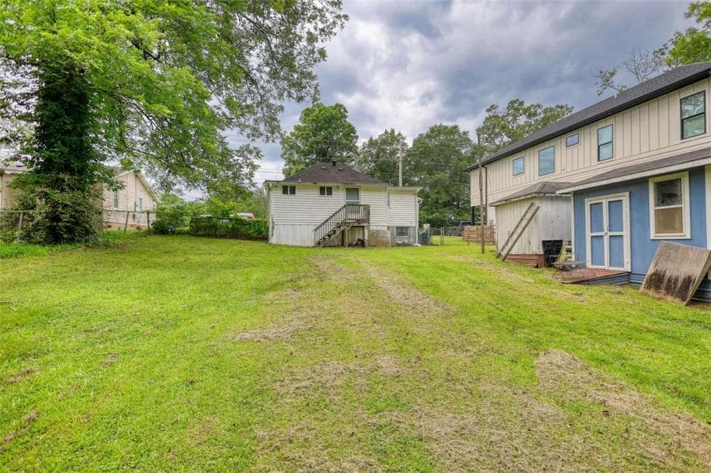 3 bedroom, 1 bathroom, 1,128 sq ft single family residence for sale at 250 Bona Rd, Buford, GA 30518 — photo 4