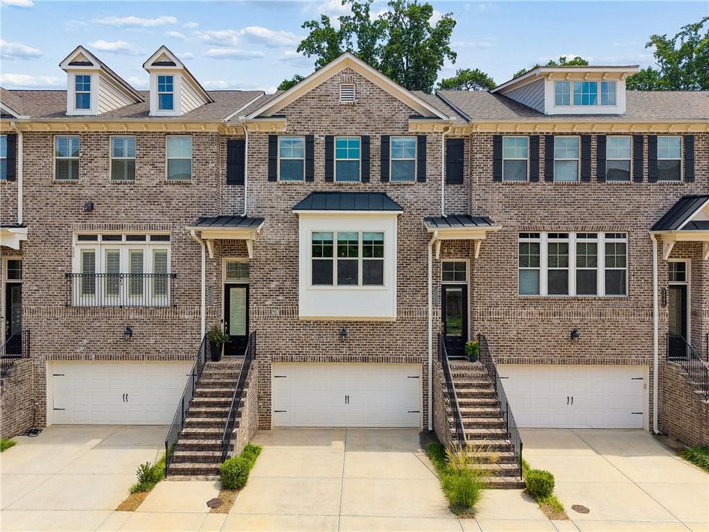 3 bedroom, 4 bathroom, 2,919 sq ft townhouse sold at 2002 Raven Way, Atlanta, GA 30341