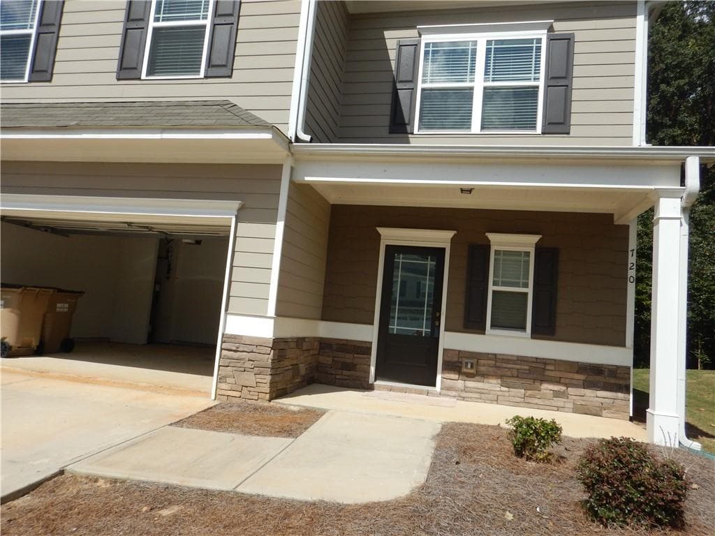 4 bedroom, 3 bathroom, 2,288 sq ft single family residence for rent at 720 Country Ridge Drive, Hoschton, GA 30548 for $2,225 a month — photo 2
