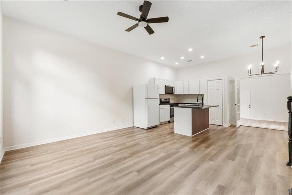 4 bedroom, 3 bathroom, 1,750 sq ft single family residence for sale at 6653 Eastbriar Drive, Lithonia, GA 30058 — photo 10