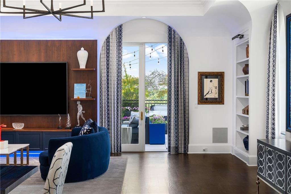 3 bedroom, 3 bathroom, 3,983 sq ft condominium for sale at 3286 Northside Parkway PH2, Atlanta, GA 30327 — photo 9