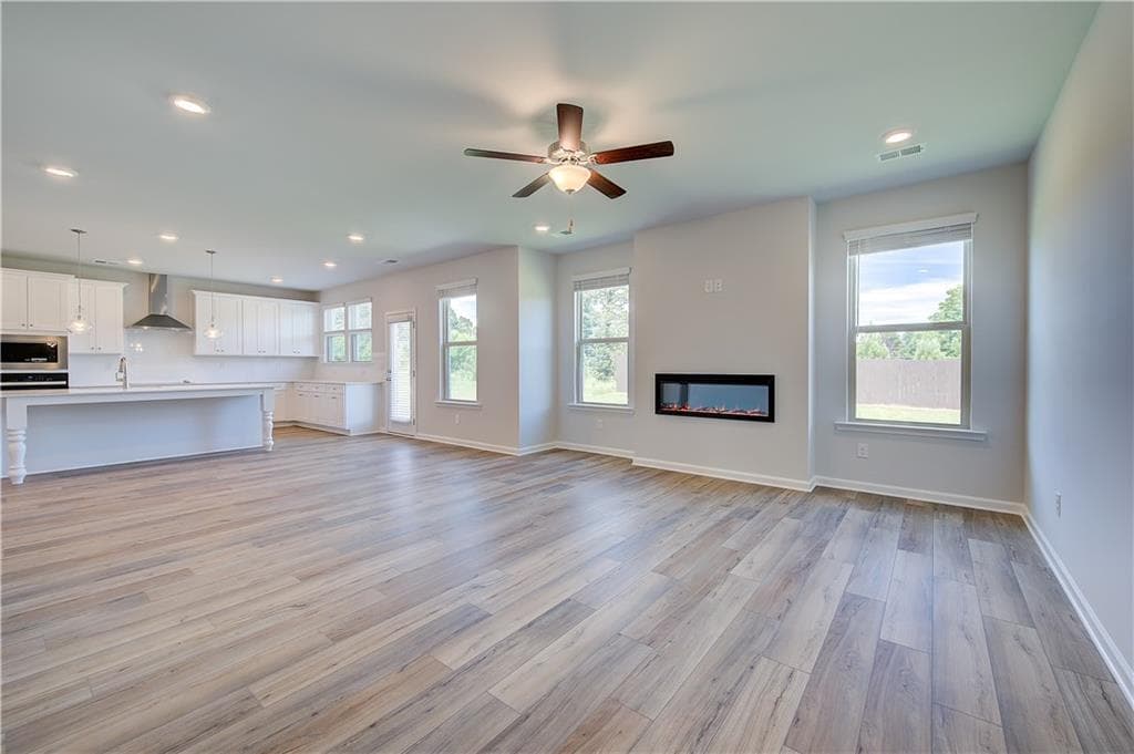 5 bedroom, 3 bathroom, 3,148 sq ft single family residence under contract at 2566 Cadenza Circle, Dacula, GA 30019 — photo 8