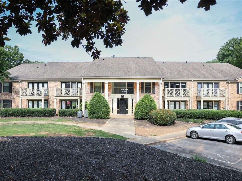 1 bedroom, 1 bathroom, 756 sq ft condominium for sale at 3650 Ashford Dunwoody Road 625, Atlanta, GA 30319