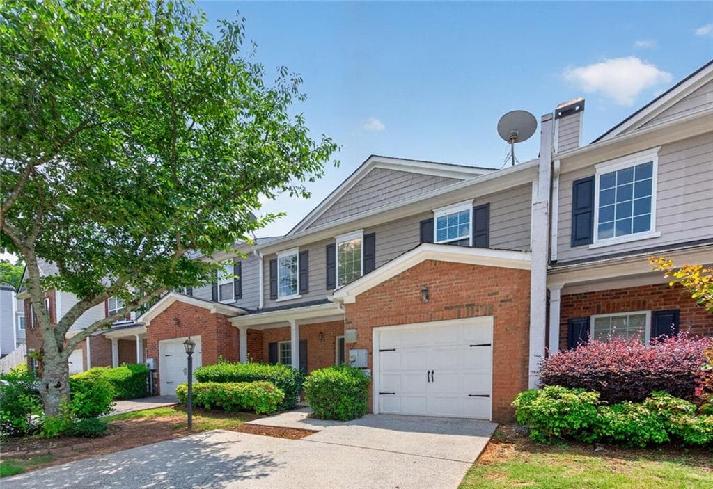 3 bedroom, 3 bathroom, 1,797 sq ft townhouse for sale at 4319 Buford Valley Way, Buford, GA 30518 — photo 3