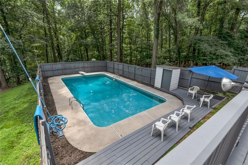 5 bedroom, 3 bathroom, 3,821 sq ft single family residence for sale at 385 Summerfield Drive, Alpharetta, GA 30022 — photo 7