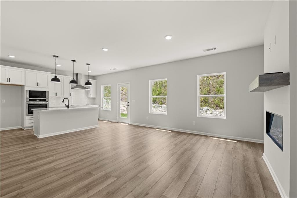 4 bedroom, 3 bathroom, 1,765 sq ft single family residence under contract at 240 Black Walnut Way, Canton, GA 30114 — photo 6