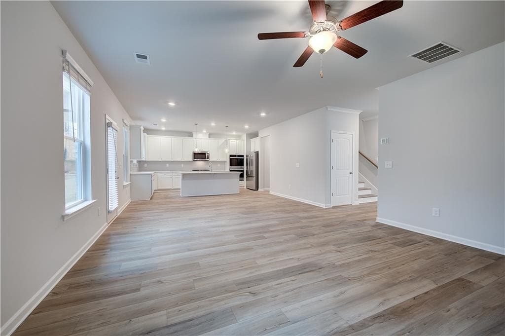6 bedroom, 4 bathroom, 3,064 sq ft single family residence under contract at 186 Crabbswood Drive, Mcdonough, GA 30253 — photo 10