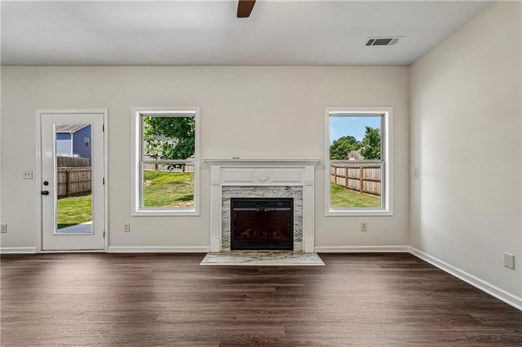 4 bedroom, 4 bathroom, 1,985 sq ft single family residence under contract at 1151 Glenwyck Drive, Braselton, GA 30517 — photo 3