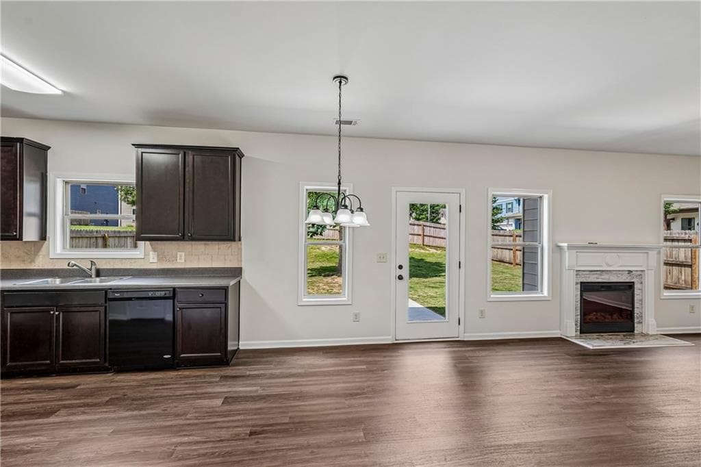 4 bedroom, 4 bathroom, 1,985 sq ft single family residence under contract at 1151 Glenwyck Drive, Braselton, GA 30517 — photo 8