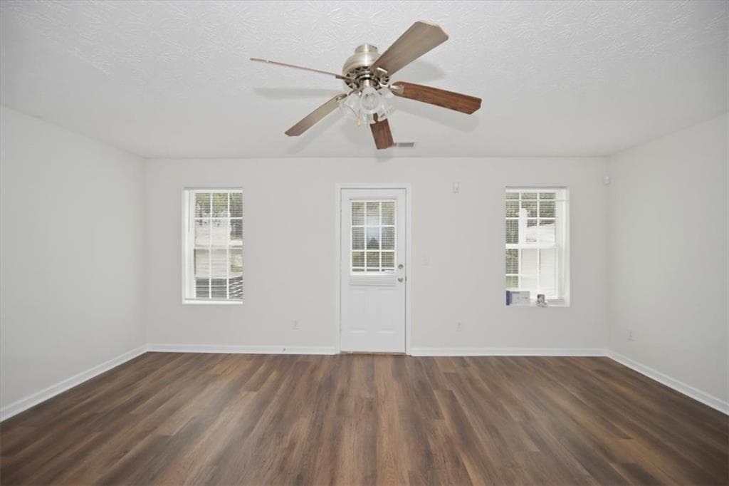 3 bedroom, 3 bathroom, 2,049 sq ft townhouse under contract at 1706 Redan, Lithonia, GA 30058 — photo 7