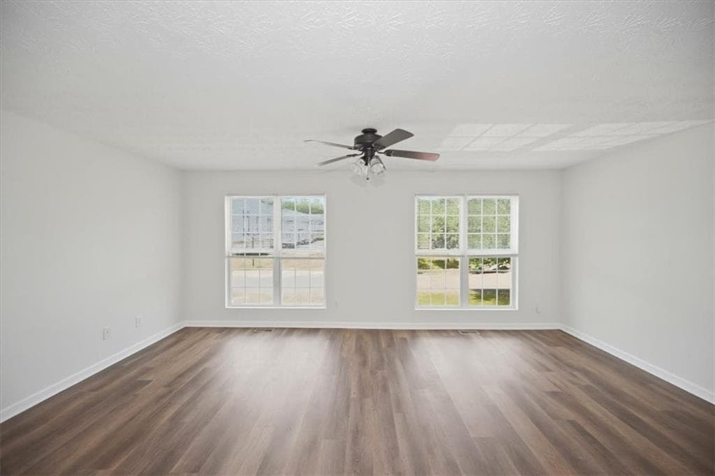 3 bedroom, 3 bathroom, 2,049 sq ft townhouse under contract at 1706 Redan, Lithonia, GA 30058 — photo 3