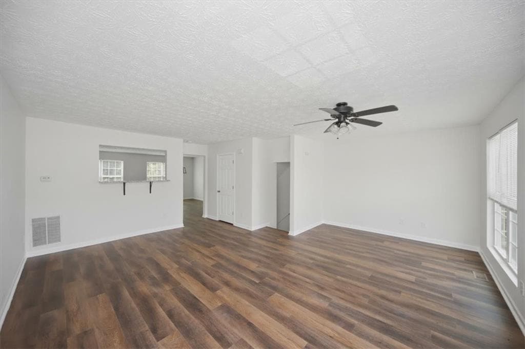 3 bedroom, 3 bathroom, 2,049 sq ft townhouse under contract at 1706 Redan, Lithonia, GA 30058 — photo 5