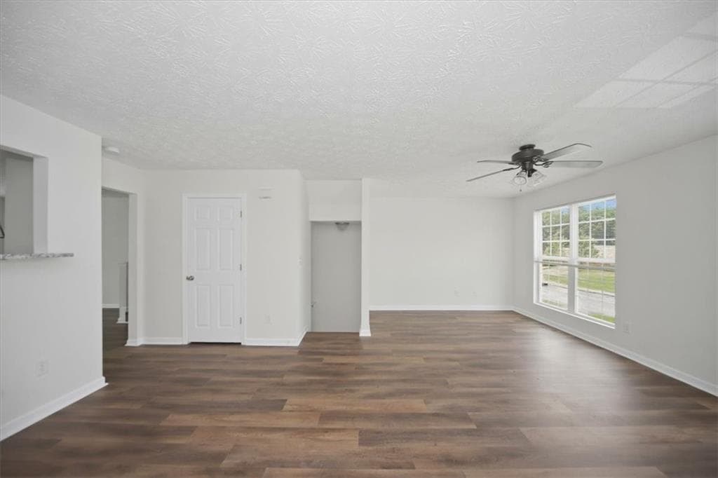 3 bedroom, 3 bathroom, 2,049 sq ft townhouse under contract at 1706 Redan, Lithonia, GA 30058 — photo 10