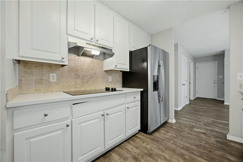 5 bedroom, 4 bathroom, 3,021 sq ft single family residence for sale at 10285 Timberstone Road, Alpharetta, GA 30022 — photo 4