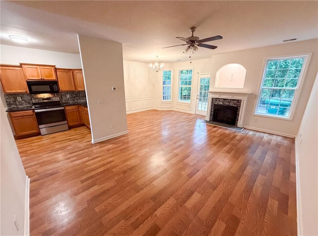 3 bedroom, 3 bathroom, 1,574 sq ft townhouse for sale at 2111 Ferentz Trace, Norcross, GA 30071 — photo 3