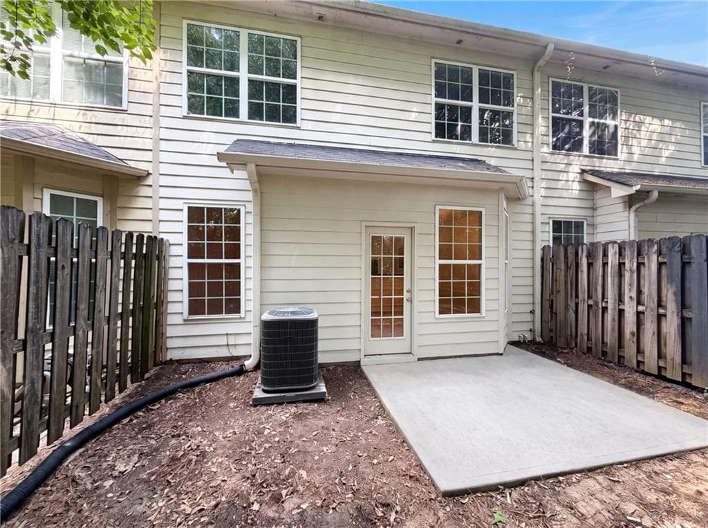 3 bedroom, 3 bathroom, 1,574 sq ft townhouse for sale at 2111 Ferentz Trace, Norcross, GA 30071 — photo 5