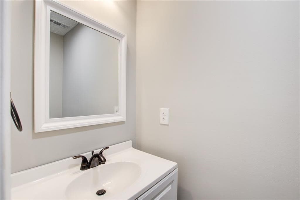 4 bedroom, 3 bathroom, 2,152 sq ft single family residence for sale at 4110 Ridgebrook Bend, Cumming, GA 30028 — photo 9
