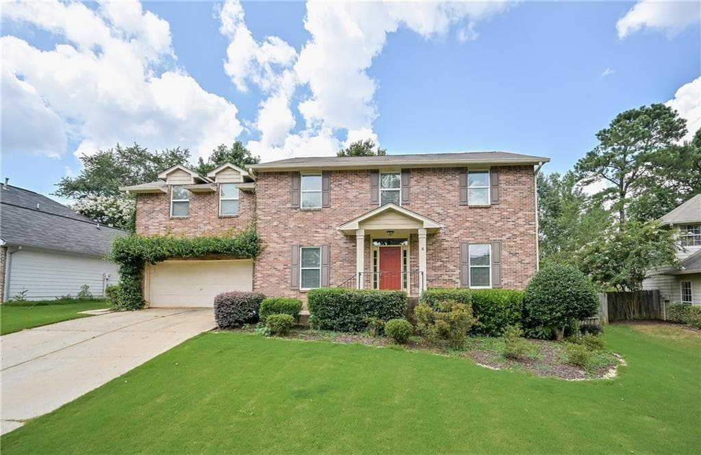 6 bedroom, 4 bathroom, 2,700 sq ft single family residence for rent at 10840 Willow Meadow Circle, Alpharetta, GA 30022 for $3,500 a month — photo 1 of 6
