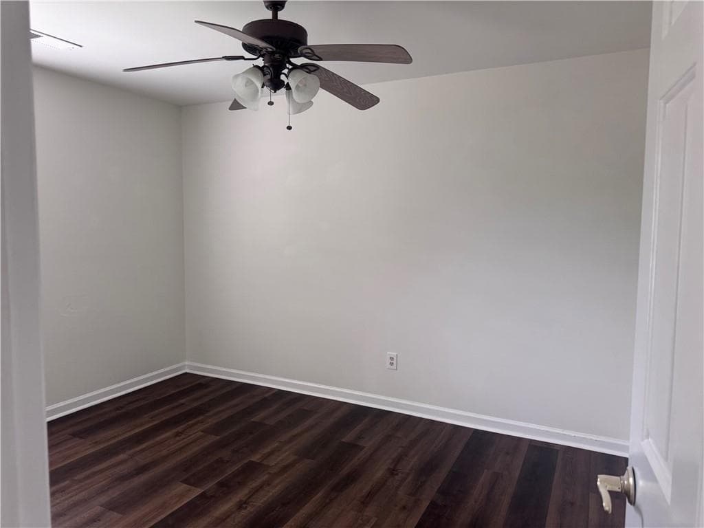6 bedroom, 4 bathroom, 2,700 sq ft single family residence for rent at 10840 Willow Meadow Circle, Alpharetta, GA 30022 for $3,500 a month — photo 4