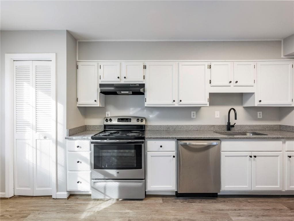 2 bedroom, 3 bathroom, 1,380 sq ft townhouse for rent at 6500 Gaines Ferry Road 32248811, Flowery Branch, GA 30542 for $1,750 a month — photo 3