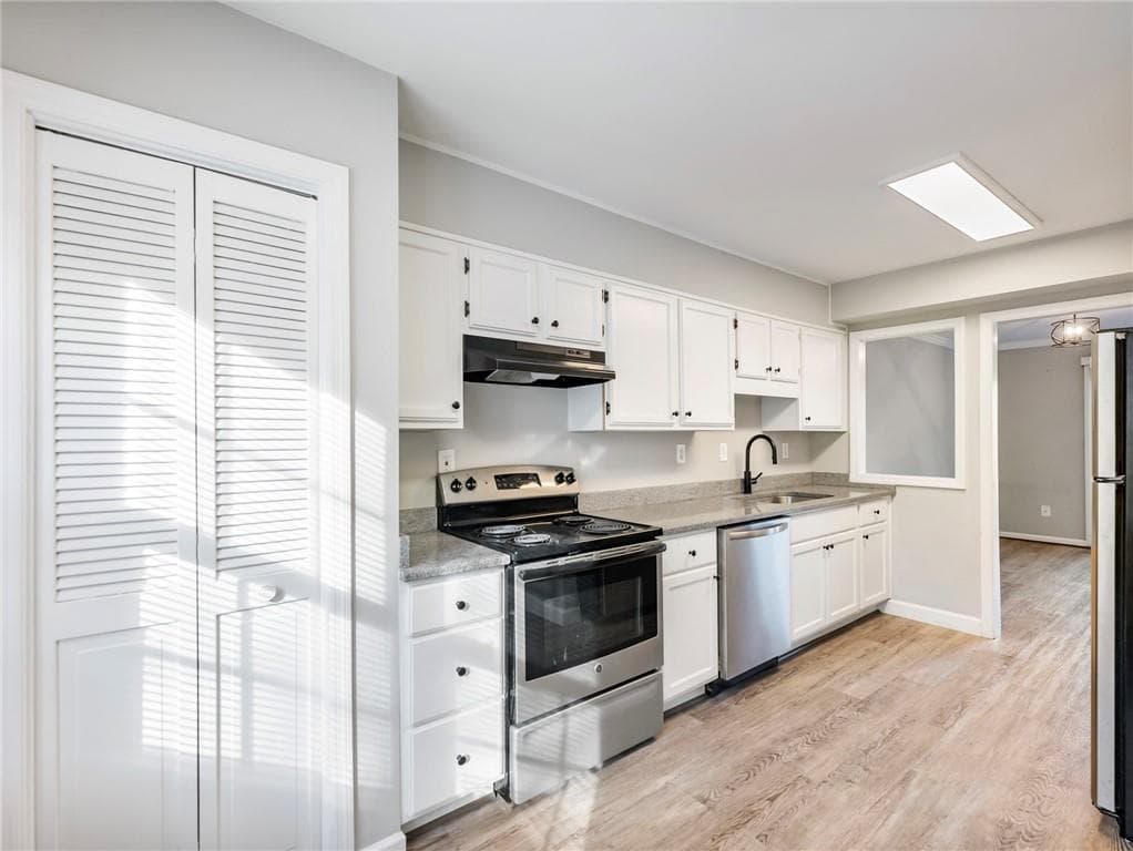 2 bedroom, 3 bathroom, 1,380 sq ft townhouse for rent at 6500 Gaines Ferry Road 32248811, Flowery Branch, GA 30542 for $1,750 a month — photo 6