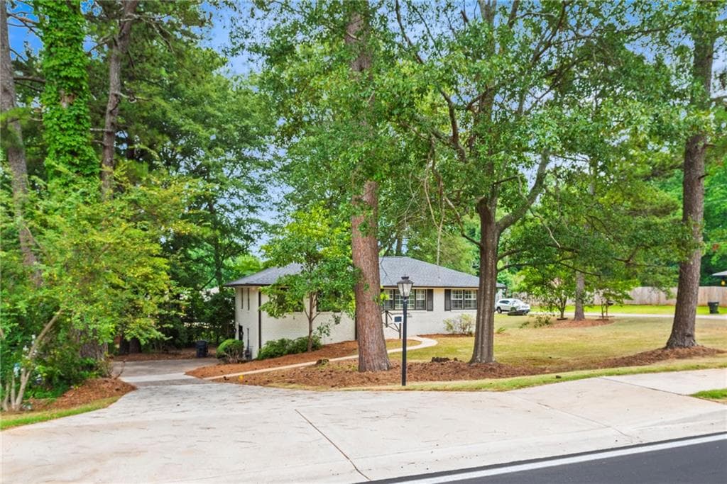 4 bedroom, 3 bathroom, 2,260 sq ft single family residence for rent at 262 Church Road, Marietta, GA 30060 for $4,000 a month — photo 2