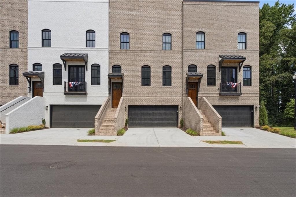 4 bedroom, 4 bathroom, 2,624 sq ft townhouse for rent at 333 Sugarview Road, Buford, GA 30518 for $4,000 a month — photo 2