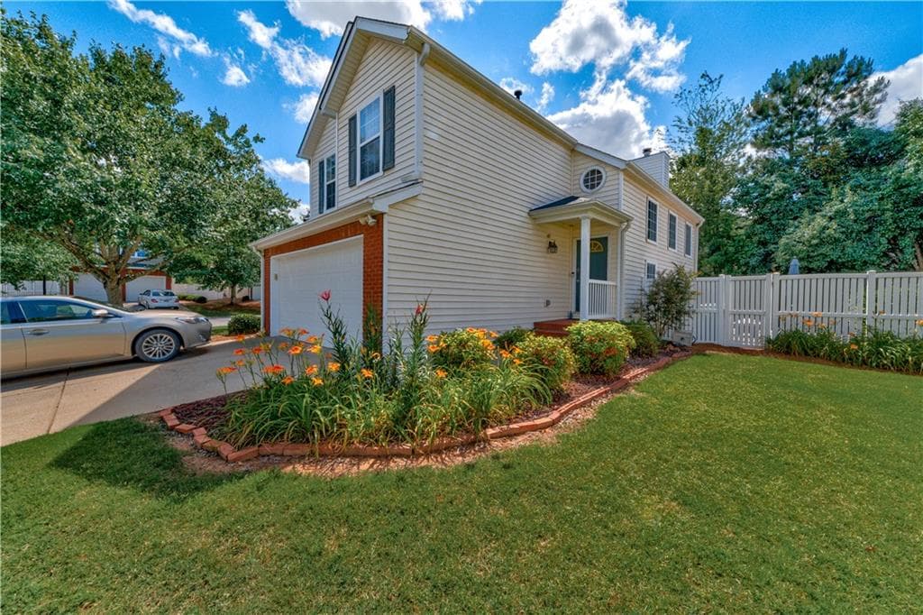 3 bedroom, 3 bathroom, 1,458 sq ft single family residence for rent at 13226 Aventide Lane, Alpharetta, GA 30004 for $2,500 a month — photo 2