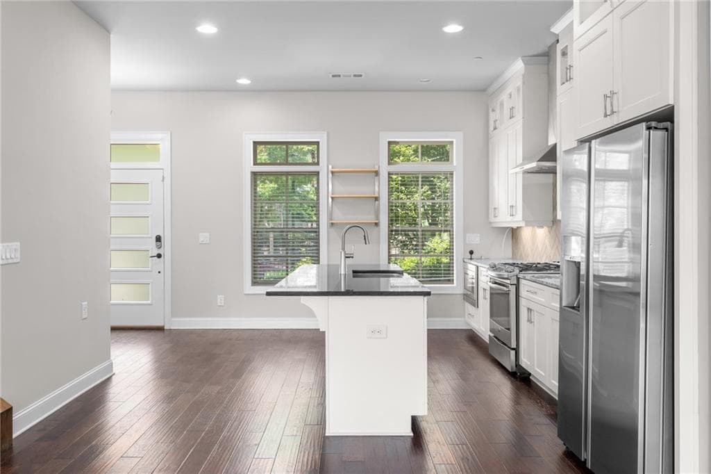 3 bedroom, 4 bathroom, 2,237 sq ft townhouse for sale at 4147 Township Parkway, Atlanta, GA 30342 — photo 8