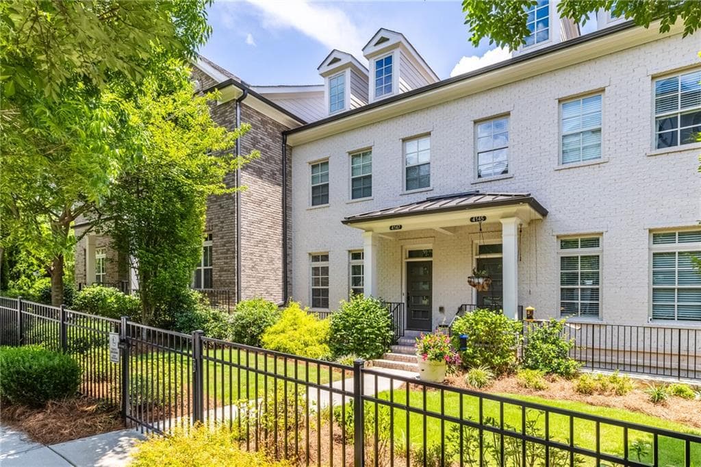 3 bedroom, 4 bathroom, 2,237 sq ft townhouse for sale at 4147 Township Parkway, Atlanta, GA 30342