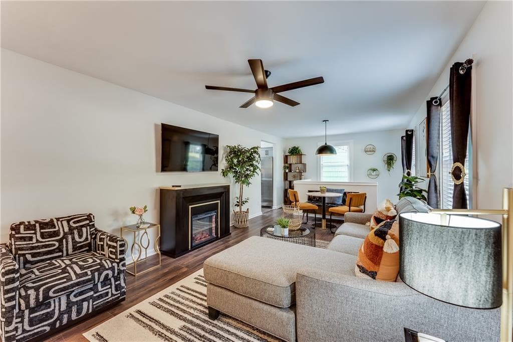 3 bedroom, 3 bathroom, 1,525 sq ft single family residence for sale at 946 Astor Avenue, Atlanta, GA 30310 — photo 1 of 31