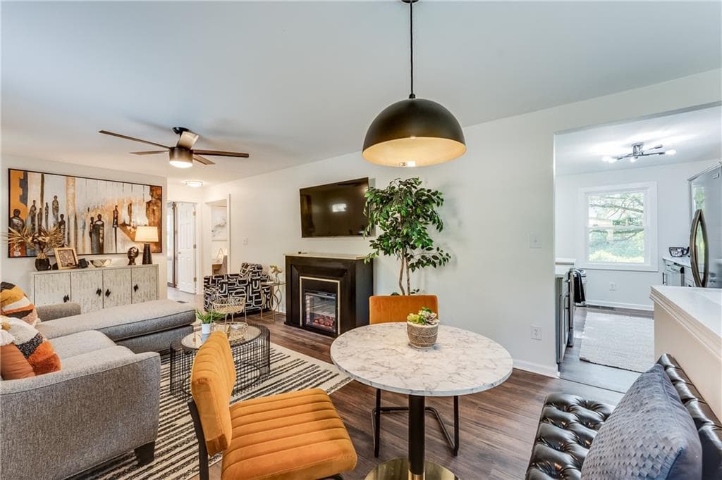 3 bedroom, 3 bathroom, 1,525 sq ft single family residence for sale at 946 Astor Avenue, Atlanta, GA 30310 — photo 6